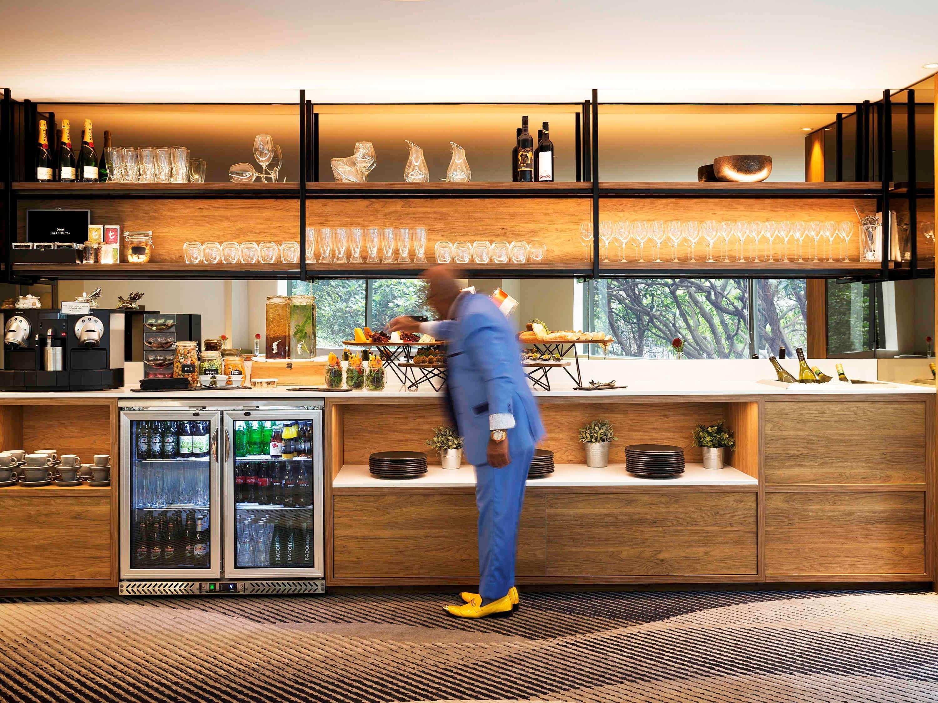 ホテル プルマン シドニー オリンピック パーク エクステリア 写真 The bar at the lounge