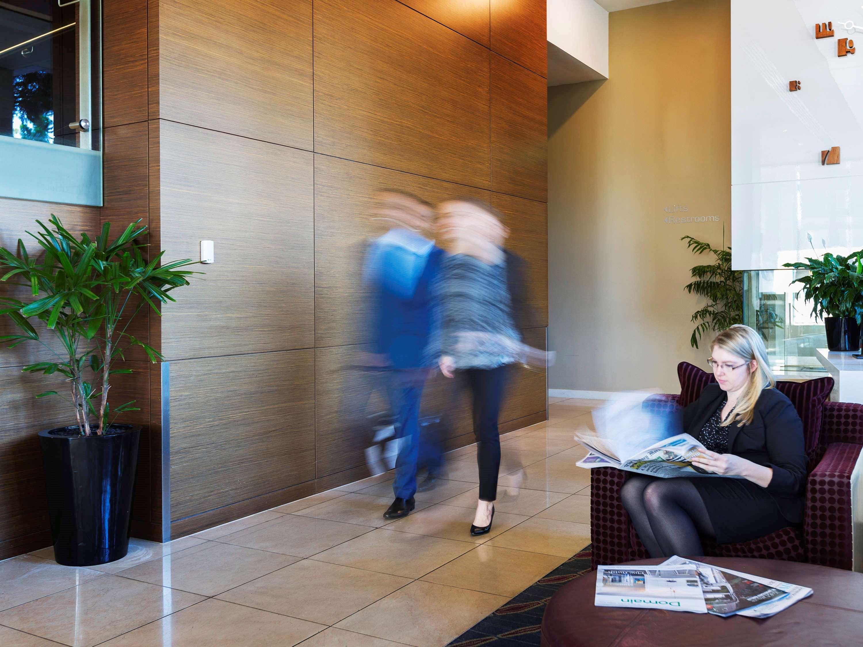 ホテル プルマン シドニー オリンピック パーク エクステリア 写真 The lobby of the hotel